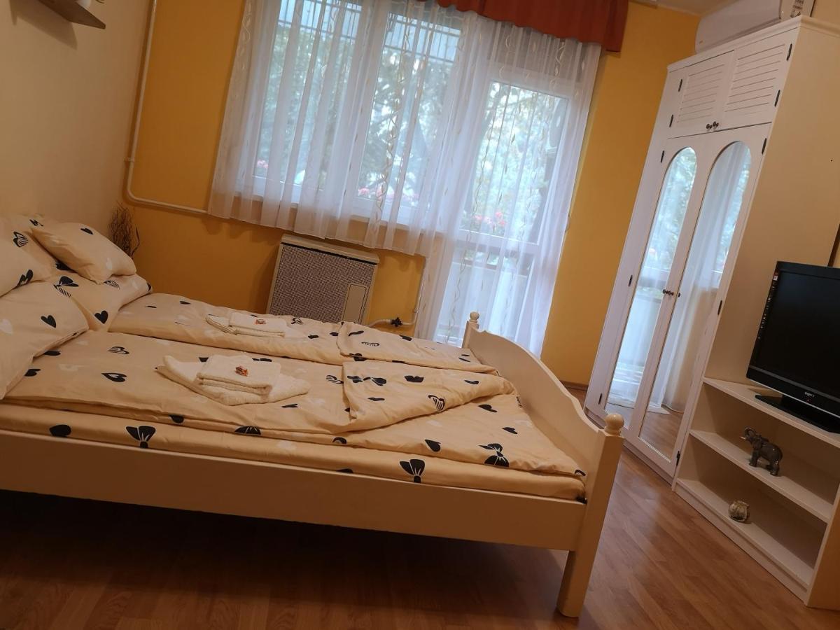 Natasa Apartman Орошхаза Экстерьер фото