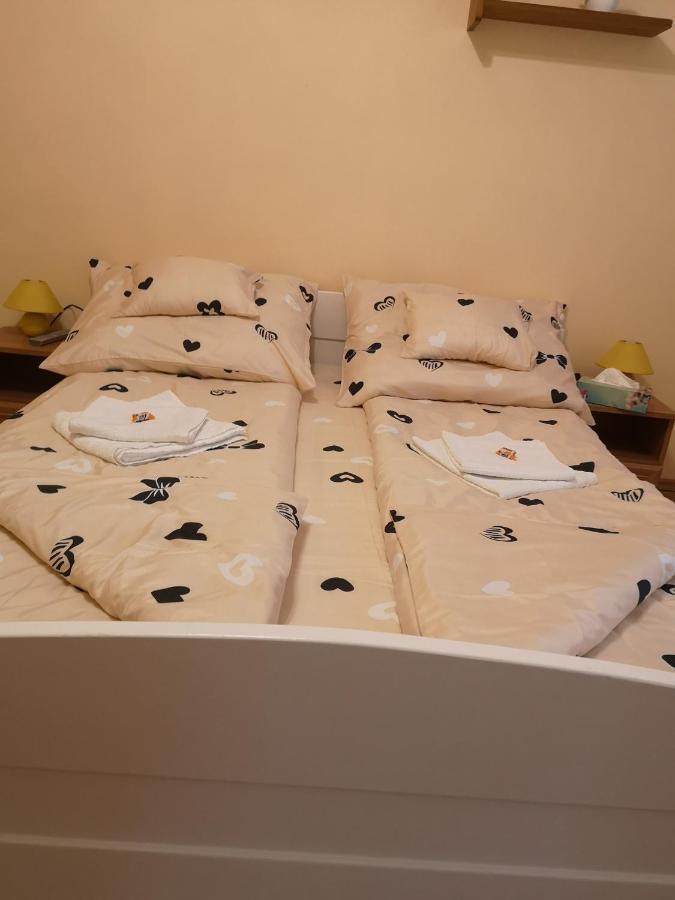Natasa Apartman Орошхаза Экстерьер фото