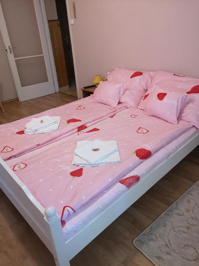 Natasa Apartman Орошхаза Экстерьер фото