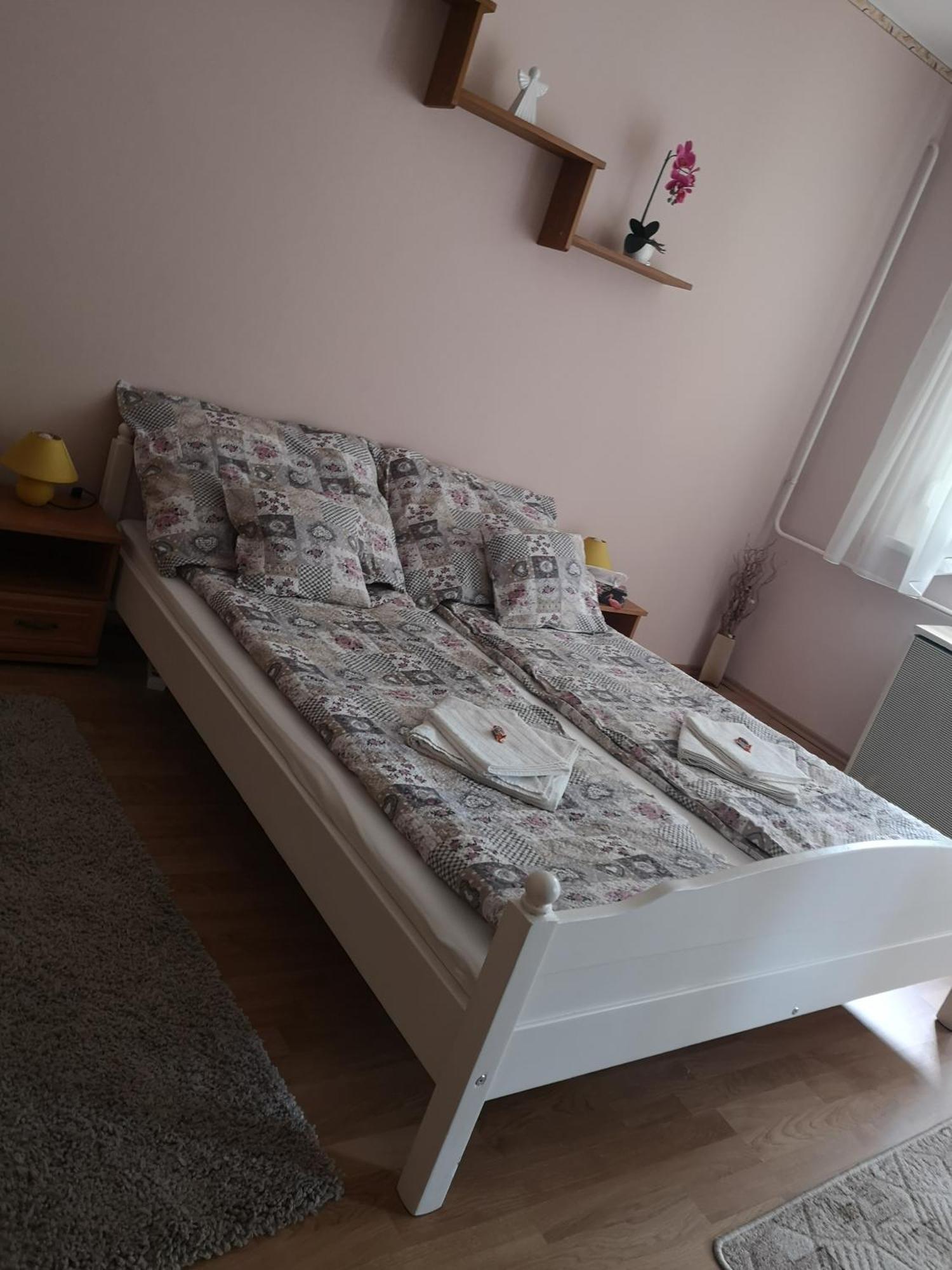Natasa Apartman Орошхаза Экстерьер фото